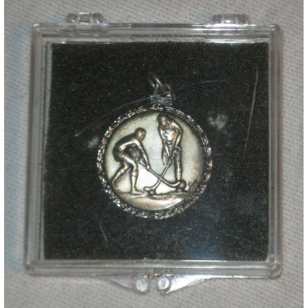Field Hockey Medal 1971 Champs 25.3mm Diameter Art Deco Medallion Girls Charm